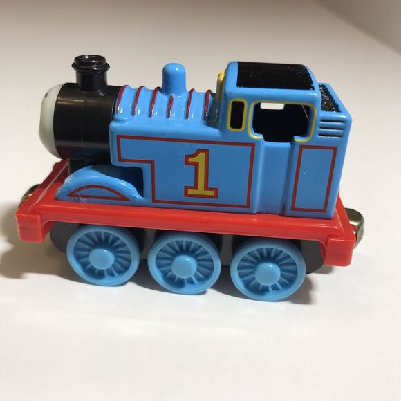 Thomas & Friends Magnetic Diecast Train the Tank Engine Learning Curve 2002 #1 - Picture 2 of 7